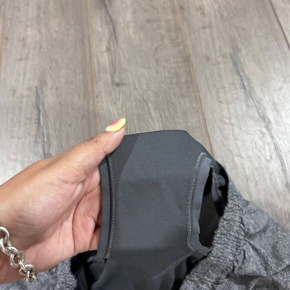 Lululemon Hotty Hot Low Rise Short 2.5” - Picture 4 of 4